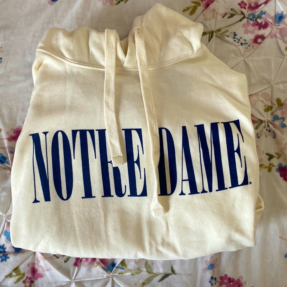 super comfy and NEW notre dame sweatshirt!